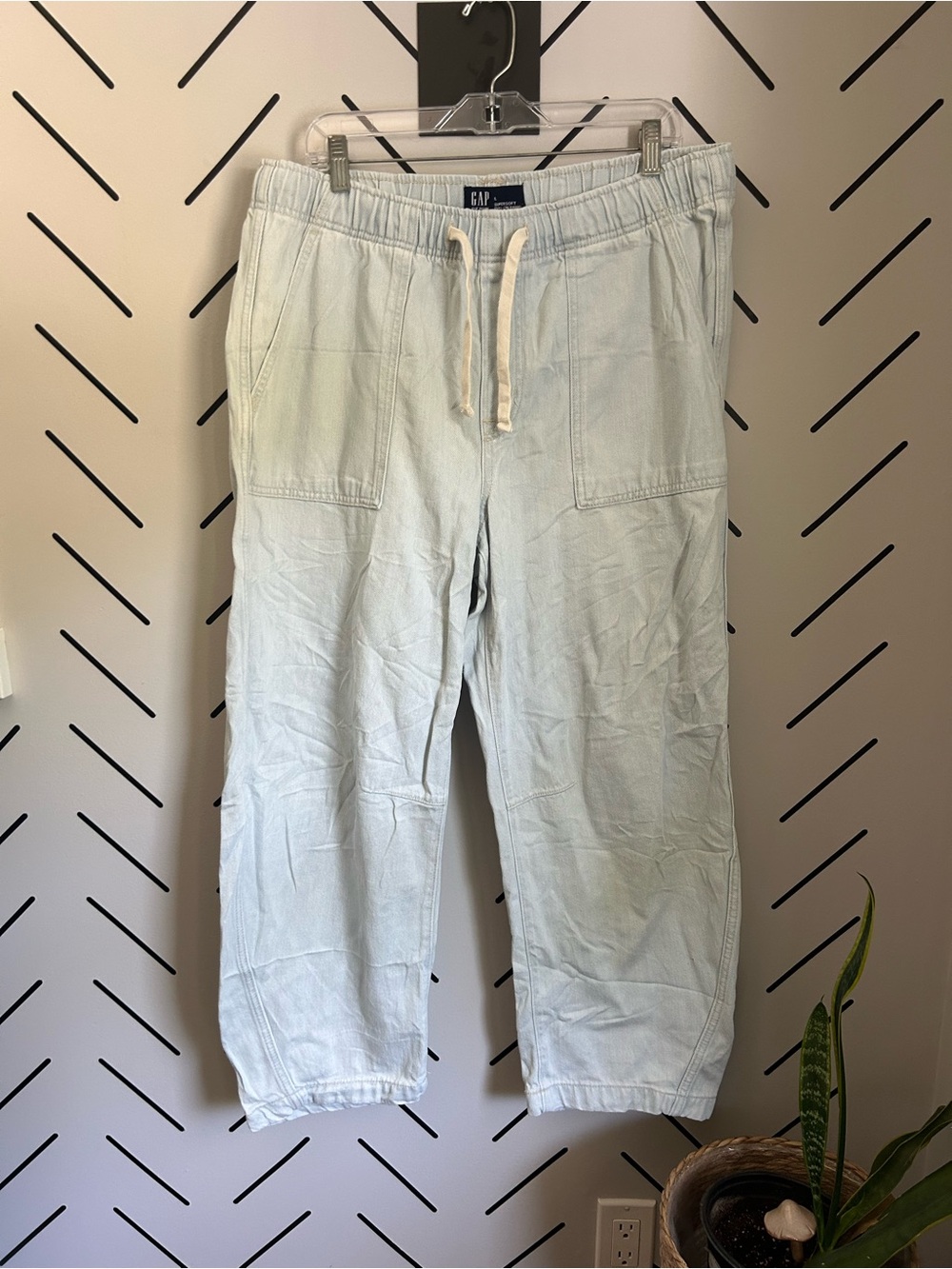 Gap super soft pull on barrel leg pants jeans high rise ankle light wash